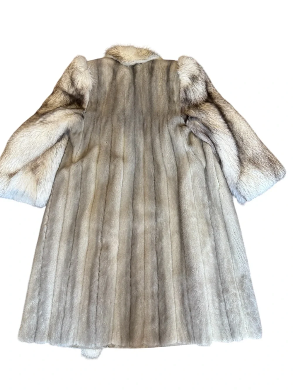 Luxury Women's Long silver sapphire blue fox Fur Coat - Light Gray - Picture 9 of 17